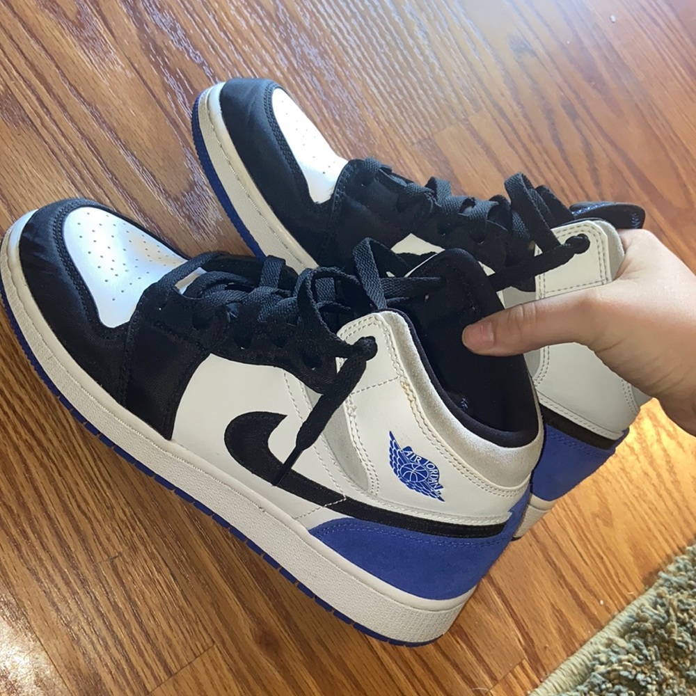 Wore a few times , in good shape .